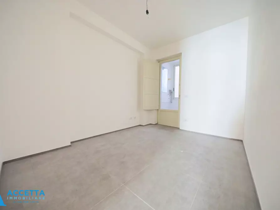 Immagine 19 di Quadrilocale in vendita  in Via Criscuolo 1 a Taranto
