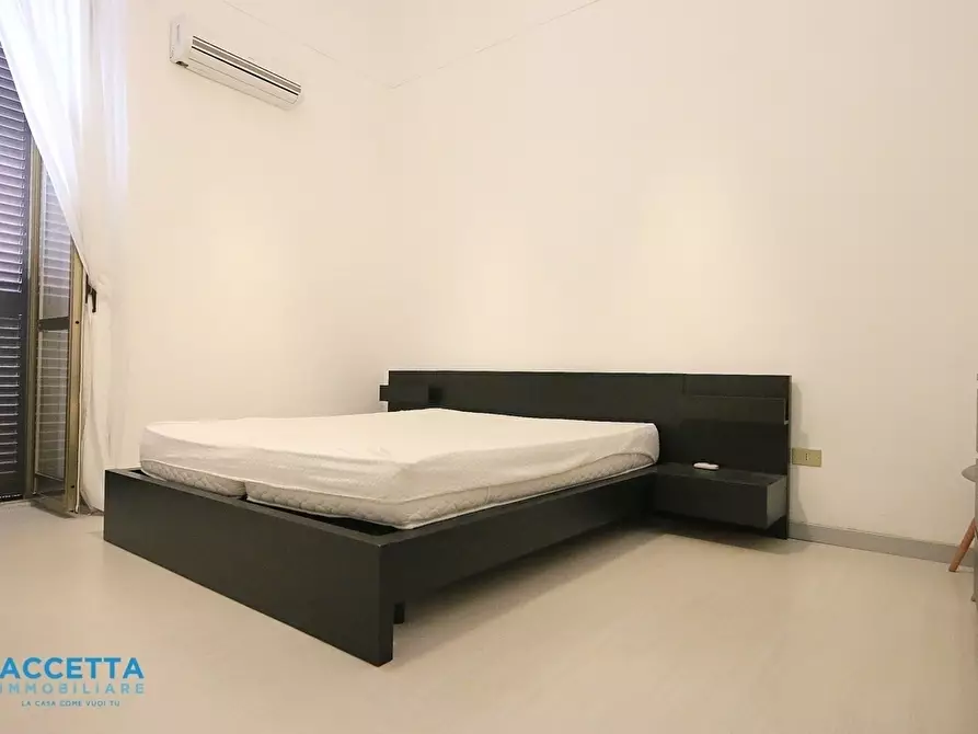 Immagine 8 di Bilocale in affitto  in Via Regina Elena 73 a Taranto