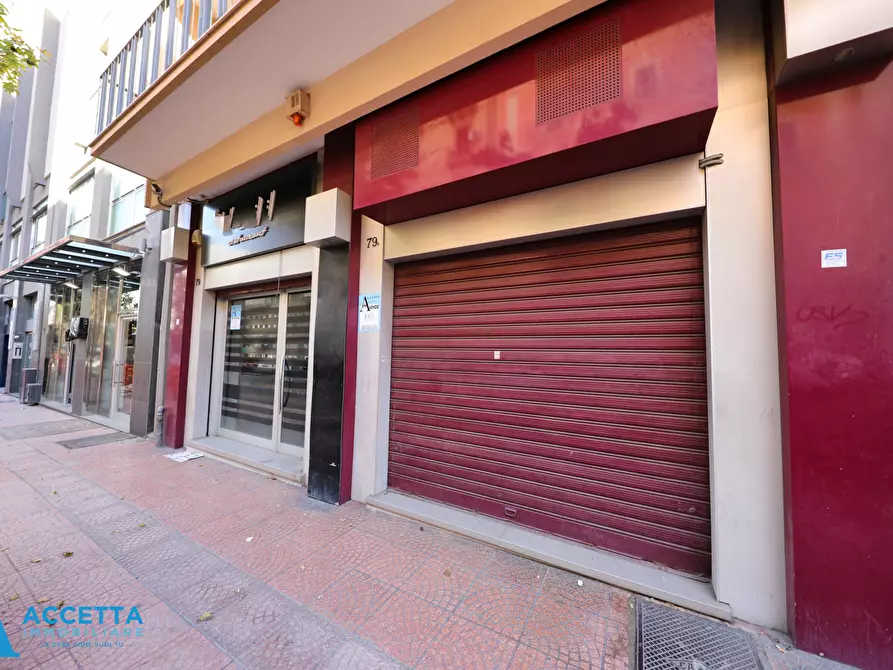 Immagine 17 di Locale commerciale in vendita  in Corso Umberto I 79 a Taranto