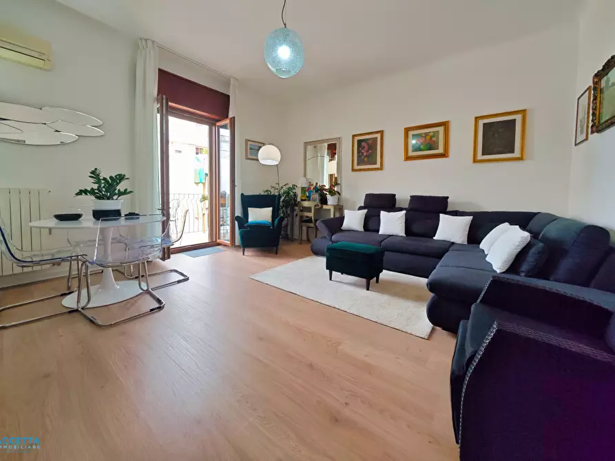 Immagine 2 di Trilocale in vendita  in Via Angelo Berardi 83 a Taranto