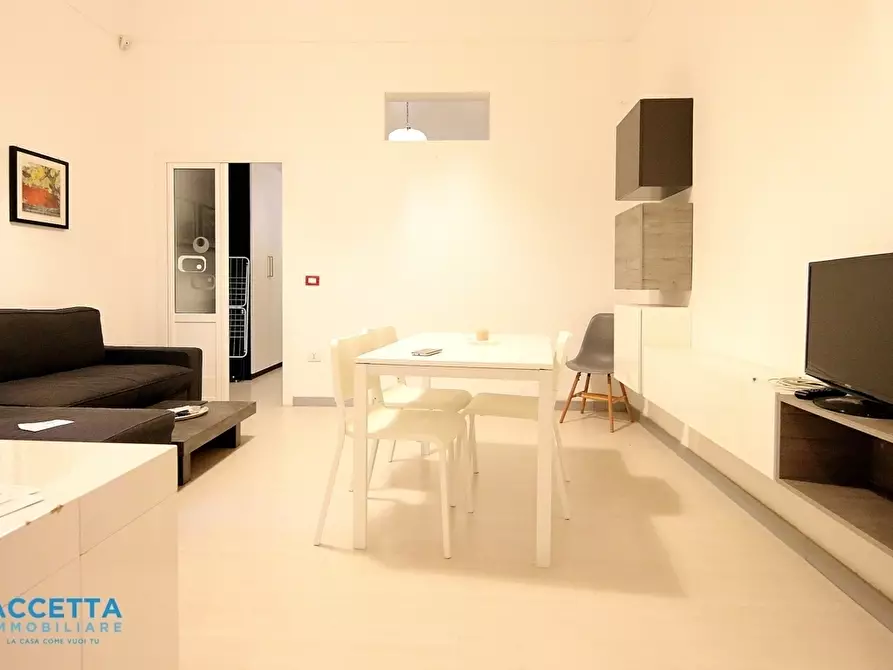 Immagine 3 di Bilocale in affitto  in Via Regina Elena 73 a Taranto