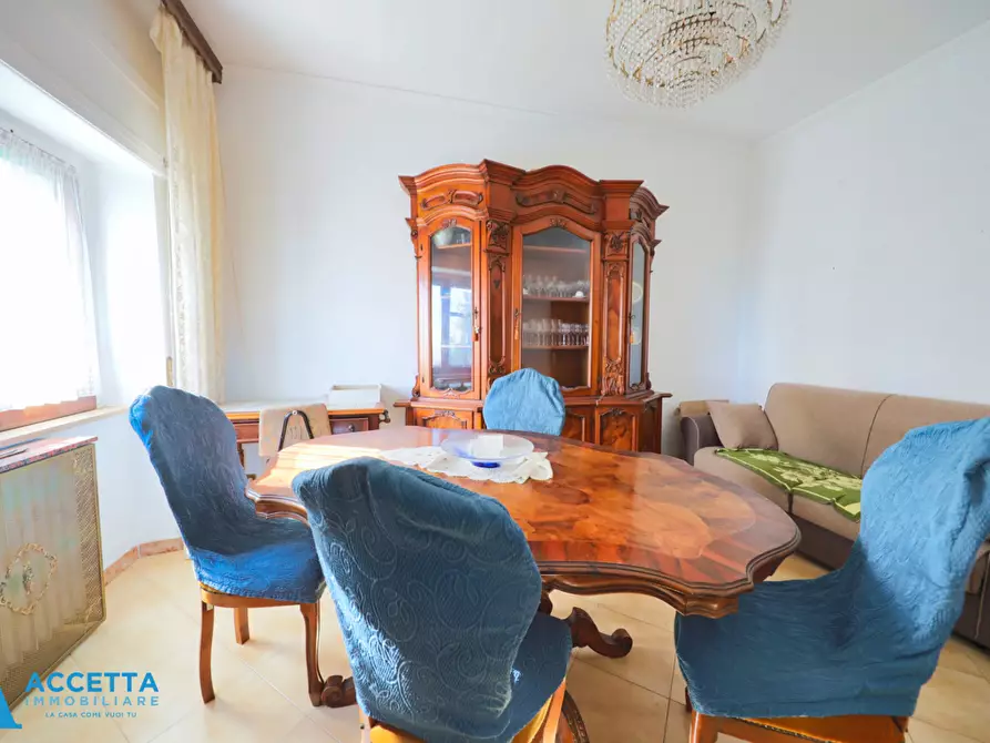 Immagine 11 di Quadrilocale in vendita  in Via della Croce 2 a Taranto