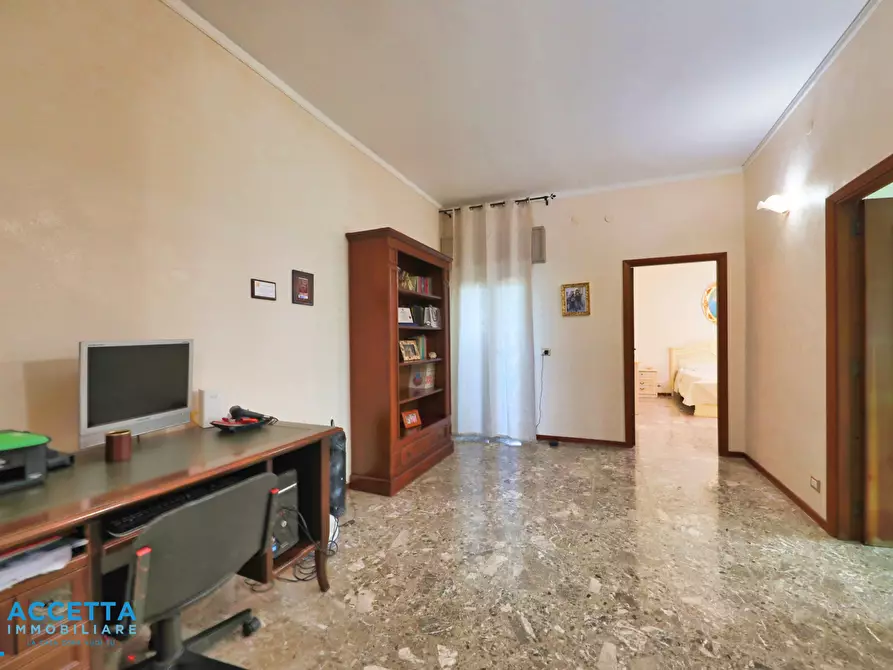 Immagine 6 di Trilocale in vendita  in Via Cesare Pascarella 6 a Taranto