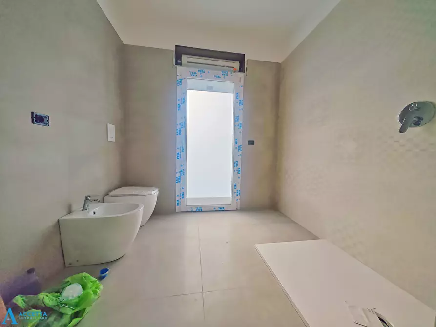 Immagine 16 di Villa in vendita  in Via Azalee a Taranto