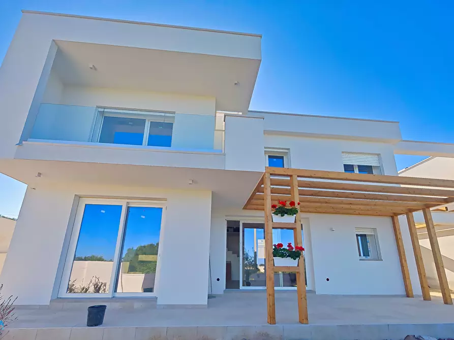 Immagine 27 di Villa in vendita  in Via Azalee a Taranto