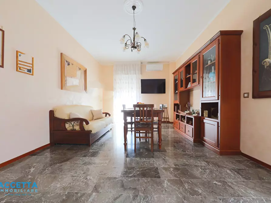 Immagine 4 di Trilocale in vendita  in Via Cesare Pascarella 6 a Taranto