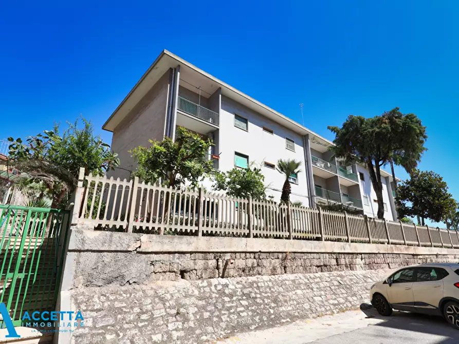 Immagine 28 di Quadrilocale in vendita  in Via della Croce 2 a Taranto