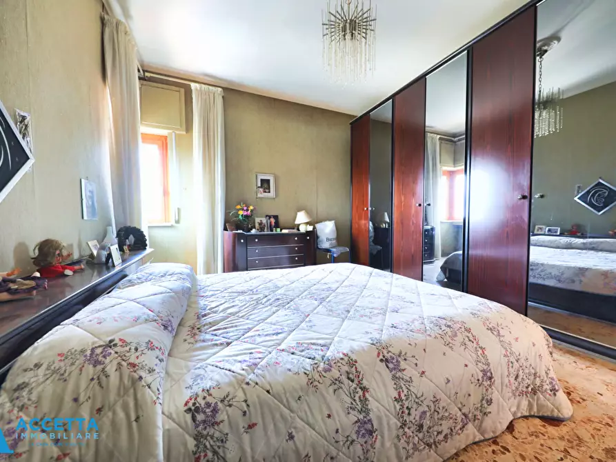 Immagine 11 di Trilocale in vendita  in Via Lago Trasimeno 5 a Taranto