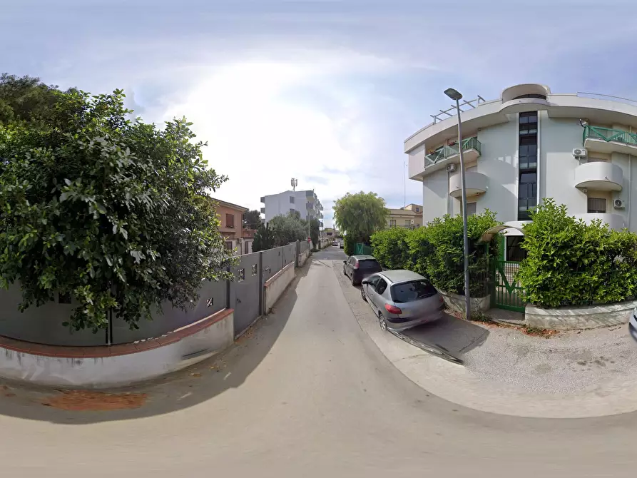 Immagine 31 di Trilocale in vendita  in Via Lago Ampollino 23 a Taranto