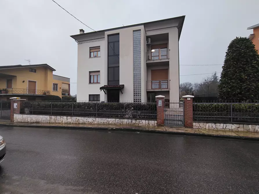 Immagine 35 di Quadrilocale in vendita  in via delle rose a Castel San Giovanni