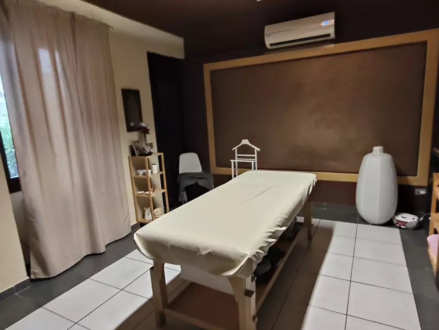 Immagine 8 di Ufficio in affitto  in centrale a Broni