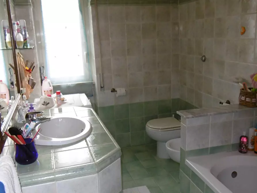 Immagine 16 di Trilocale in vendita  in VIA SAMUGHEO a Roma