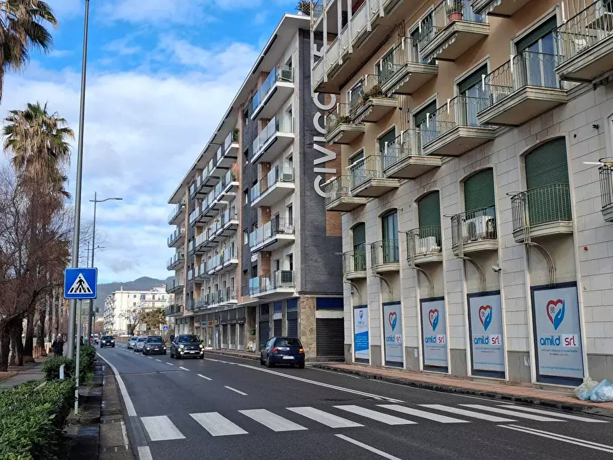 Immagine 15 di Trilocale in vendita  in via m. abbignete a Salerno