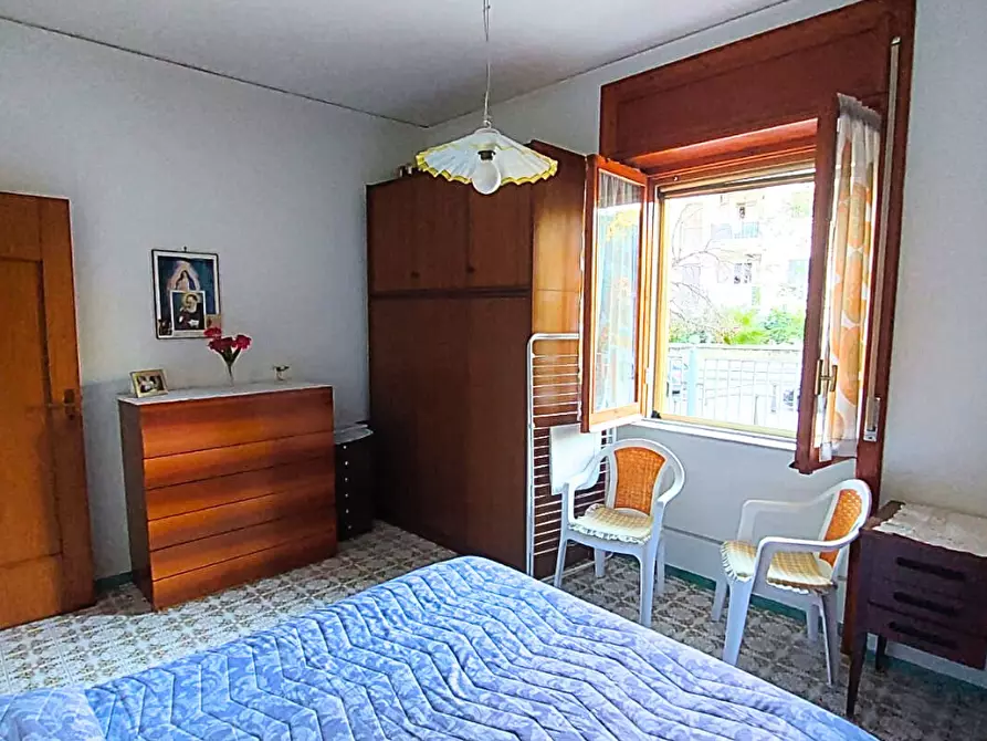 Immagine 16 di Pentalocale in vendita  in Via Medaglie D'Oro 388 a Salerno