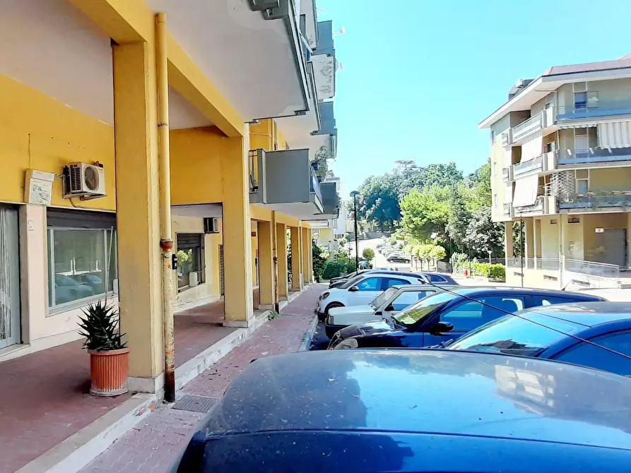 Immagine 1 di Attività commerciale in vendita  in Via della Quercia 17 a Pellezzano