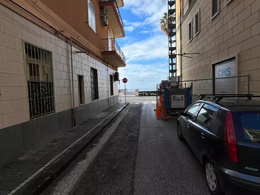 Immagine 12 di Trilocale in vendita  in via m. abbignete a Salerno