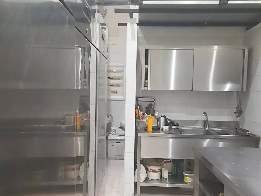 Immagine 10 di Attività commerciale in vendita  in Via martiri d'ungheria a Scafati