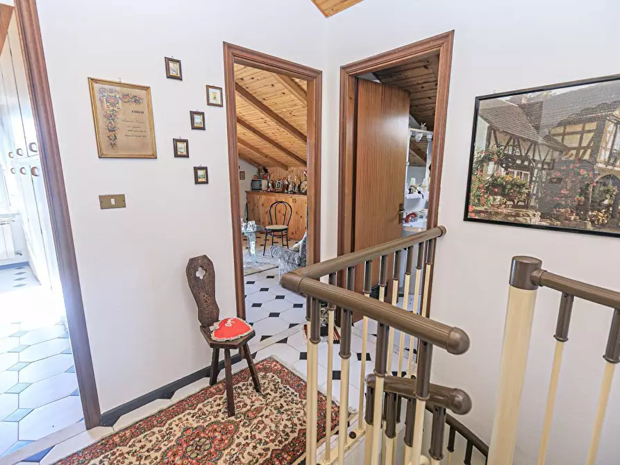 Immagine 38 di Pentalocale in vendita  in Via Costigliolo a Mignanego