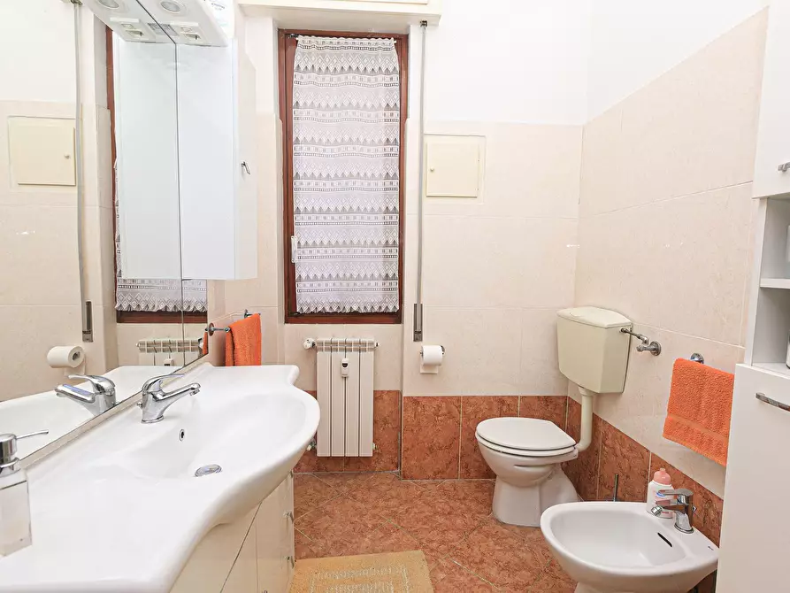 Immagine 15 di Bilocale in vendita  a Campomorone