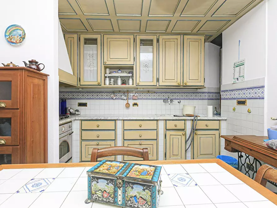 Immagine 10 di Quadrilocale in vendita  in Via Ennio Del Monte 5 a Campomorone