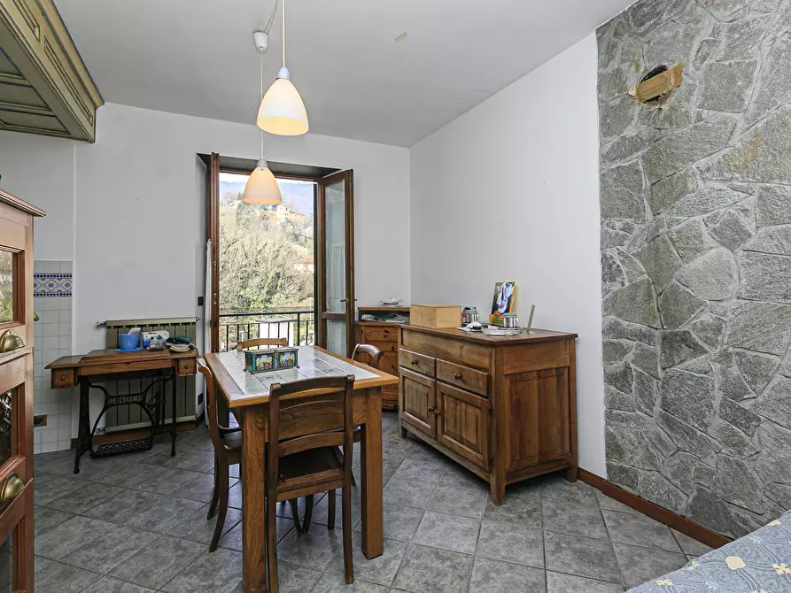 Immagine 7 di Quadrilocale in vendita  in Via Ennio Del Monte 5 a Campomorone