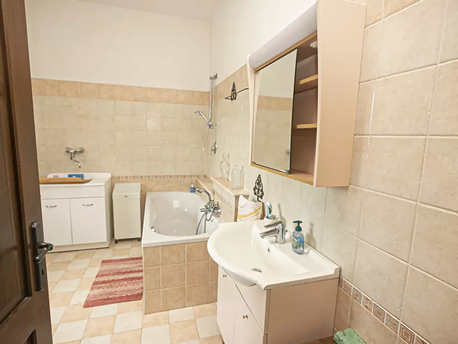 Immagine 38 di Villa in vendita  in Via privata Scanduè 23 a Serra Riccò