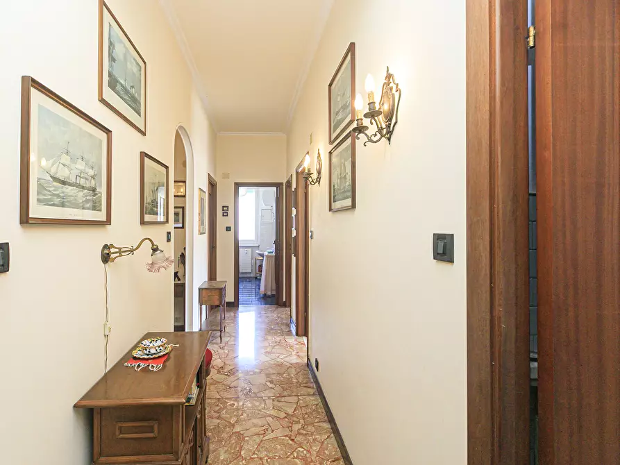 Immagine 11 di Quadrilocale in vendita  in Via Fratelli Gazzo 22/14 a Serra Riccò