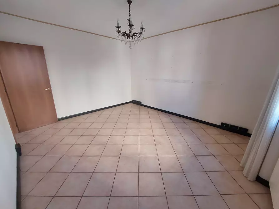 Immagine 2 di Ufficio in affitto  a Campomorone