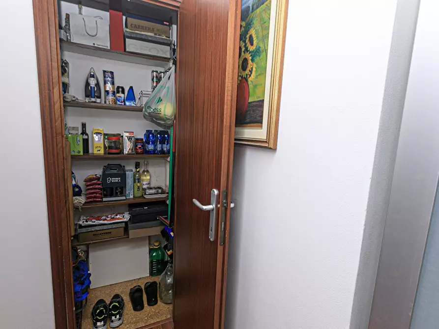 Immagine 19 di Bilocale in vendita  a Campomorone