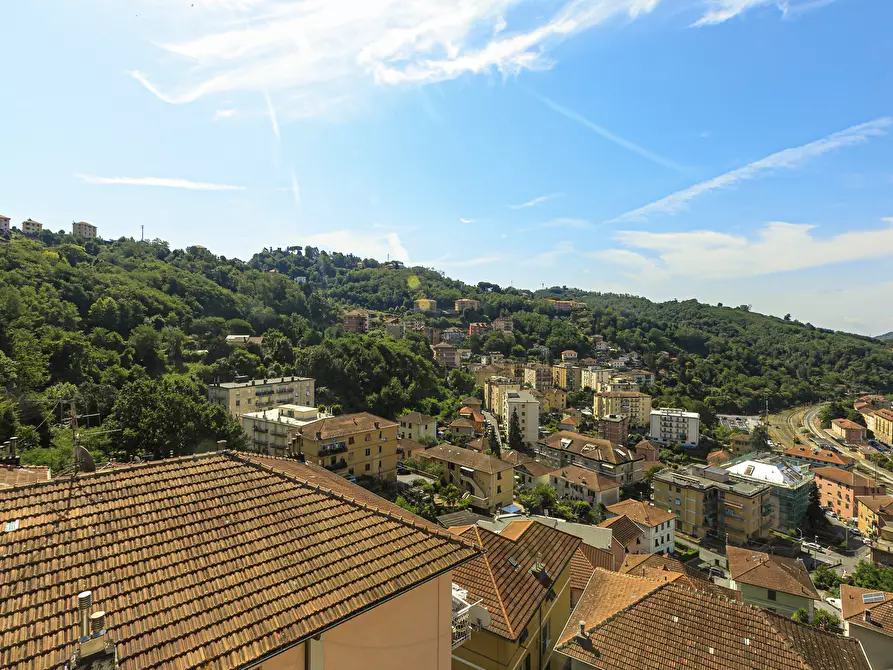Immagine 35 di Quadrilocale in vendita  in Via Fratelli Gazzo 22/14 a Serra Riccò