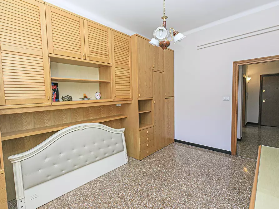 Immagine 27 di Pentalocale in vendita  in Via delle Acacie 10 a Genova