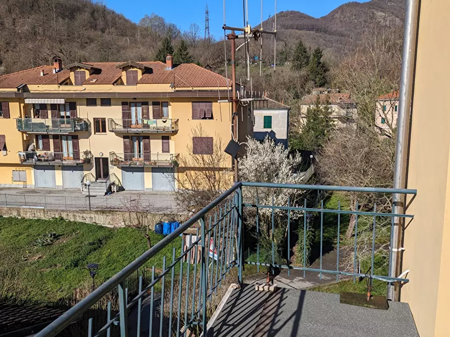 Immagine 33 di Quadrilocale in vendita  in Via Padre Francesco Borghero 33 a Ronco Scrivia