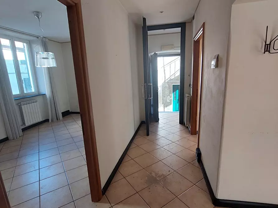 Immagine 19 di Ufficio in affitto  a Campomorone