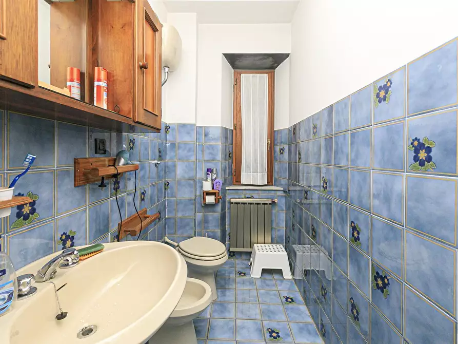 Immagine 31 di Quadrilocale in vendita  in Via Ennio Del Monte 5 a Campomorone