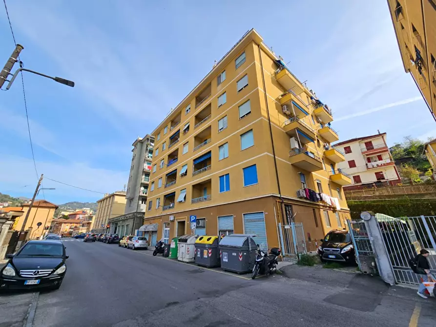 Immagine 15 di Bilocale in vendita  in Via Campomorone 75 a Genova