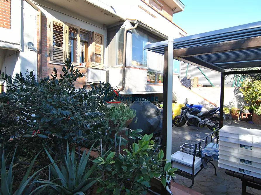 Immagine 1 di Casa bifamiliare in vendita  in Via F. Rontini 10 a Livorno