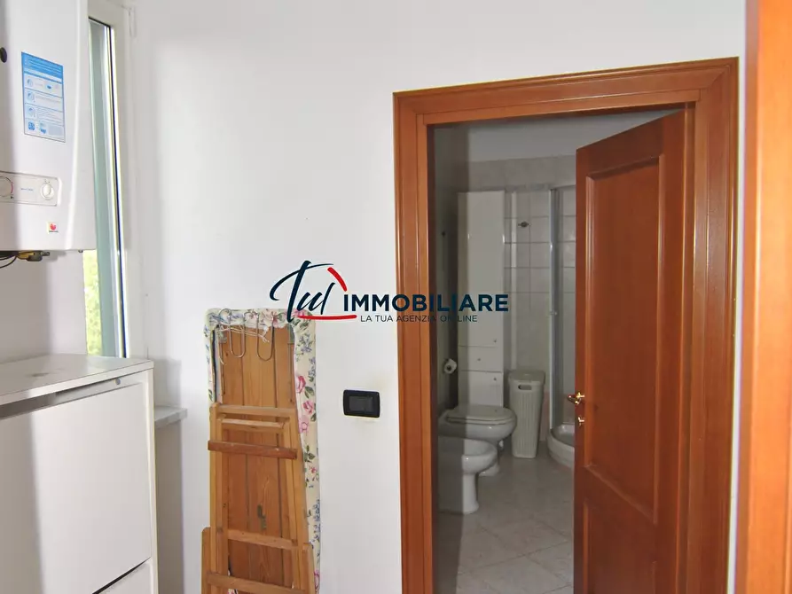 Immagine 10 di Trilocale in vendita  in Piazza Gavi 5 a Livorno