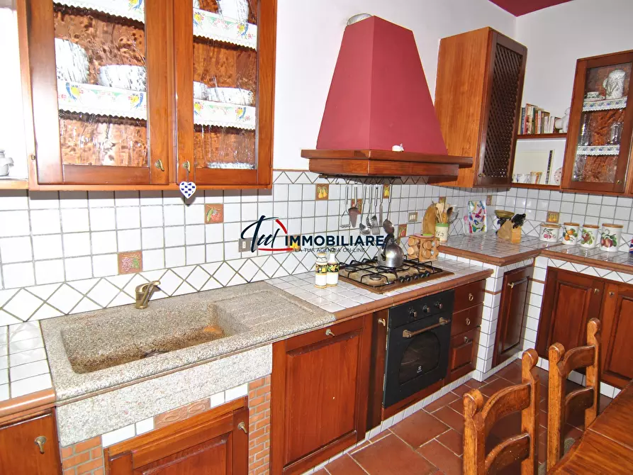 Immagine 9 di Casa indipendente in vendita  in Piazza della Chiesa 16 a Livorno