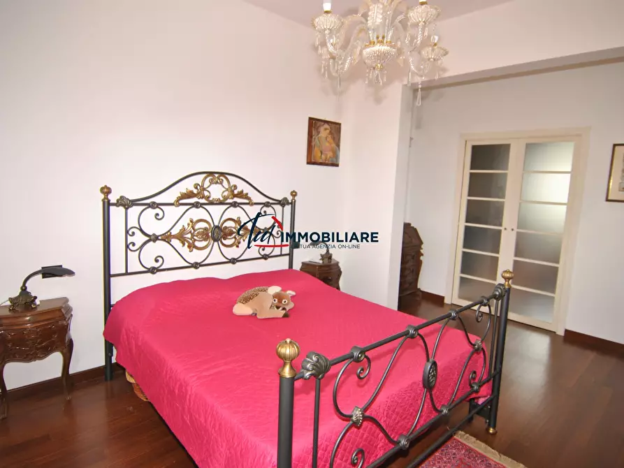 Immagine 17 di Villa in vendita  in Via Kaiser Parodi 15 a Livorno