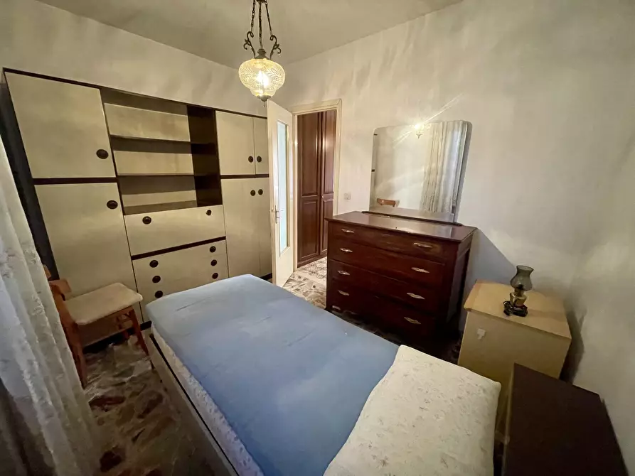 Immagine 10 di Pentalocale in vendita  in Via Dante Alighieri 54 a Dogliani