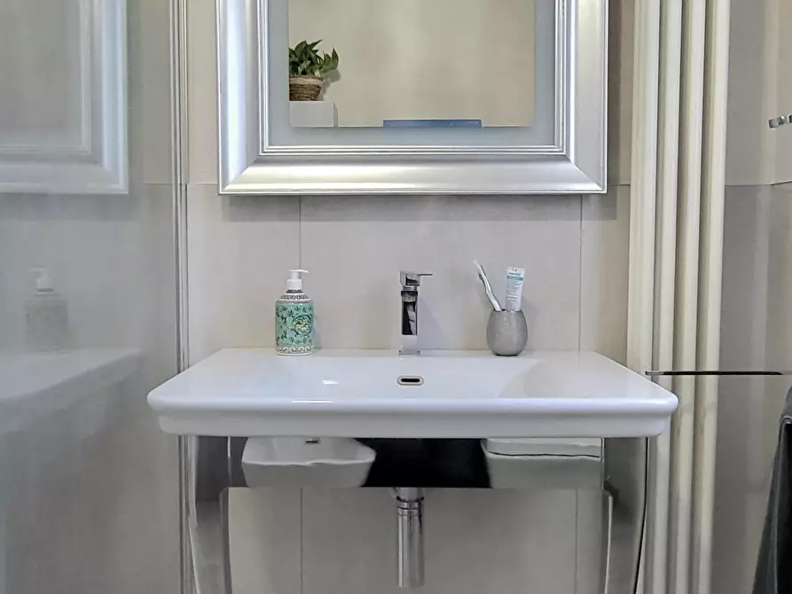 Immagine 19 di Trilocale in vendita  in Via F. Frati 1 a Sissa Trecasali