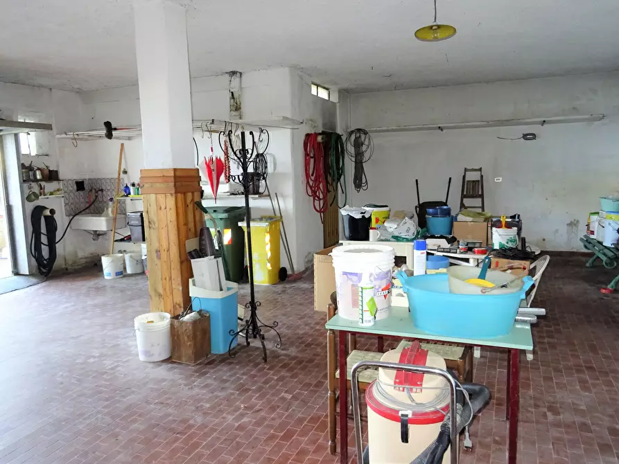 Immagine 10 di Villa in vendita  a Montemarciano