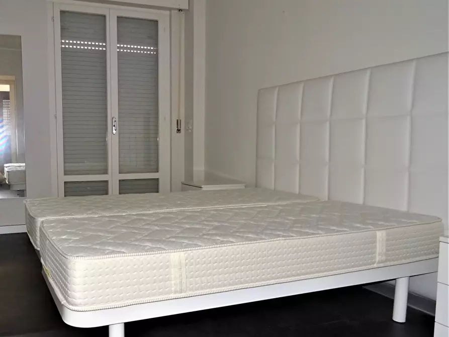 Immagine 13 di Appartamento in vendita  a Senigallia