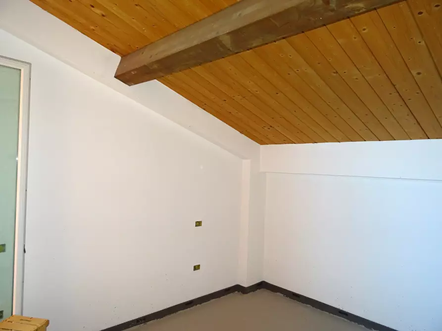 Immagine 4 di Bilocale in vendita  a Trecastelli