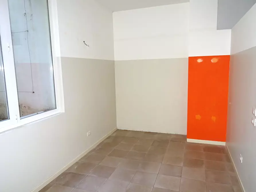 Immagine 25 di Ufficio in vendita  a Senigallia