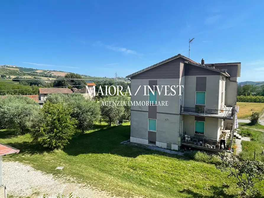 Immagine 3 di Casa indipendente in vendita  in contrada Moglie a Montalto Delle Marche