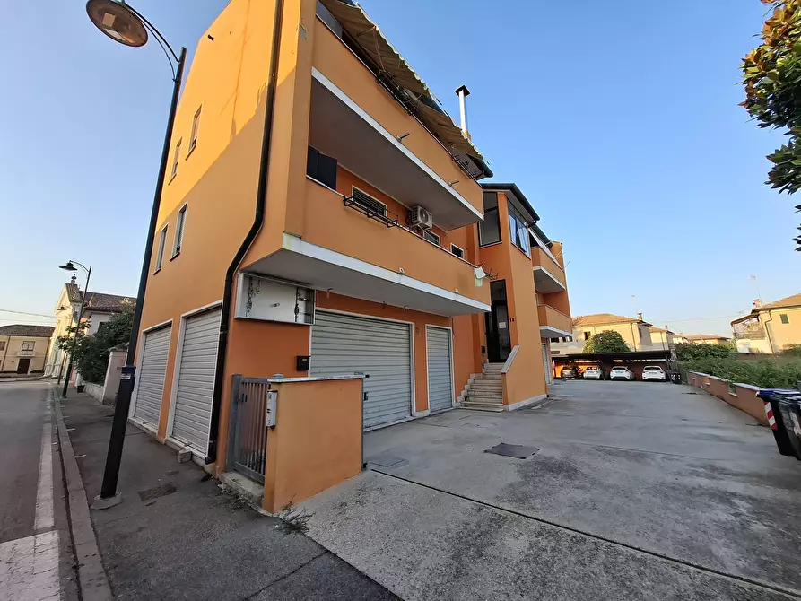 Immagine 14 di Trilocale in vendita  in Via Chiesa 18 a Rovigo