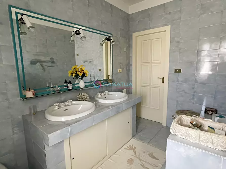 Immagine 35 di Attico in vendita  a Pineto