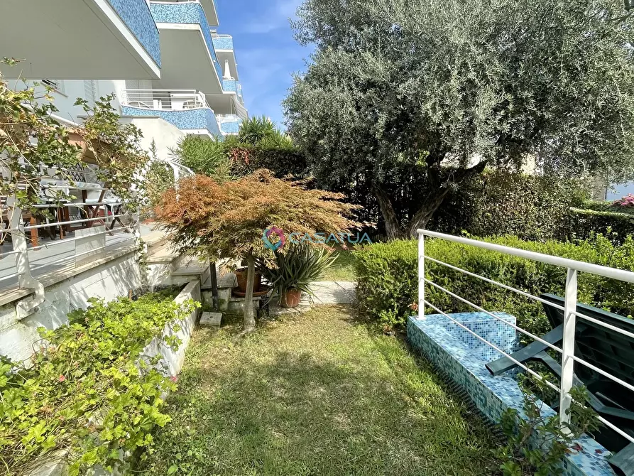 Immagine 30 di Trilocale in vendita  a Pineto