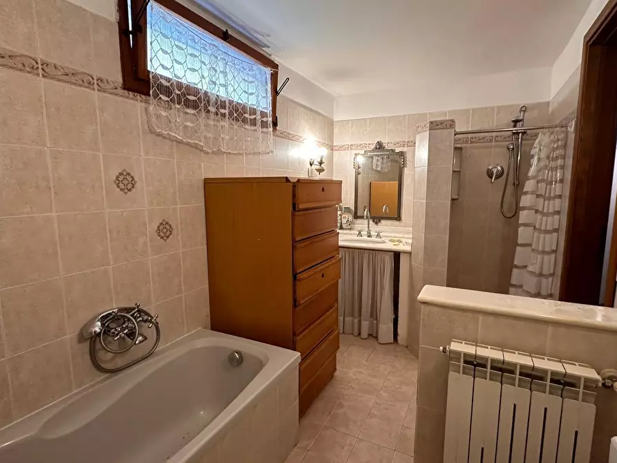 Immagine 11 di Porzione di casa in affitto  in Via Madonnina 55 a Ortonovo